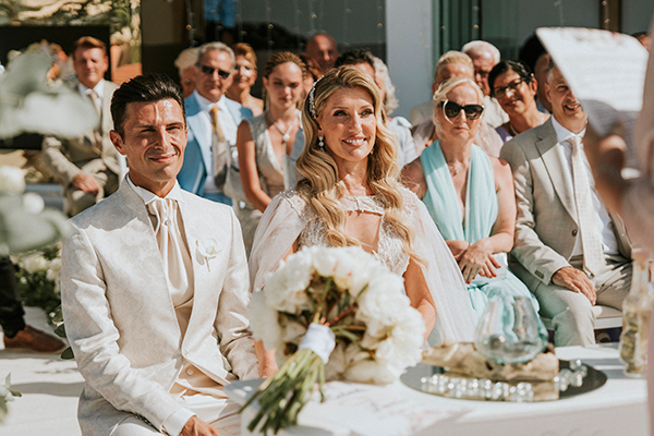 stunning-wedding-santorini-white-flowers_10