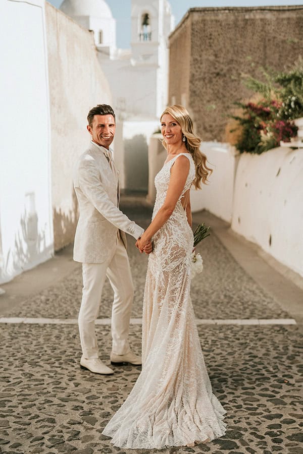 stunning-wedding-santorini-white-flowers_17