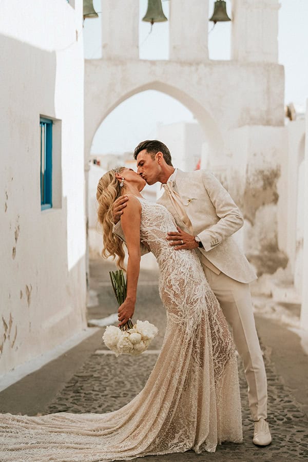 stunning-wedding-santorini-white-flowers_19