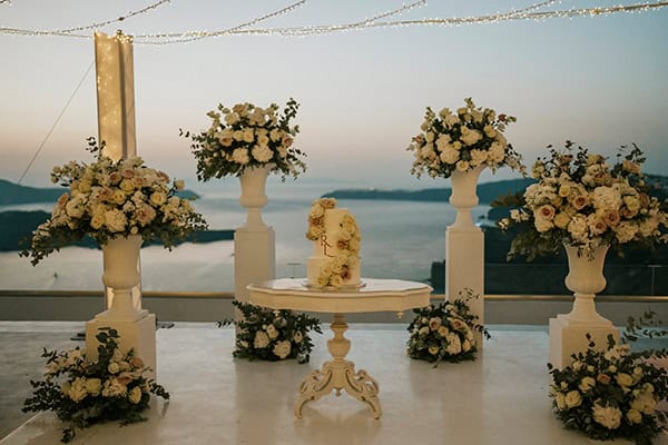 stunning-wedding-santorini-white-flowers_30