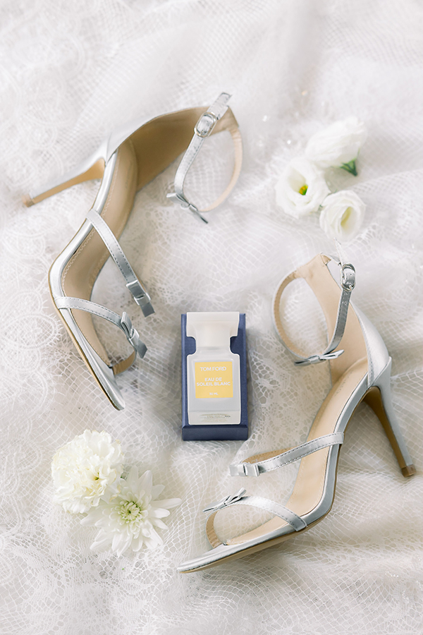 stylish-summer-wedding-ampelones-markou-white-flowers_04