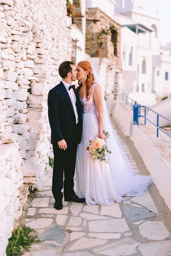 summer-wedding-tinos-peach-roses_18