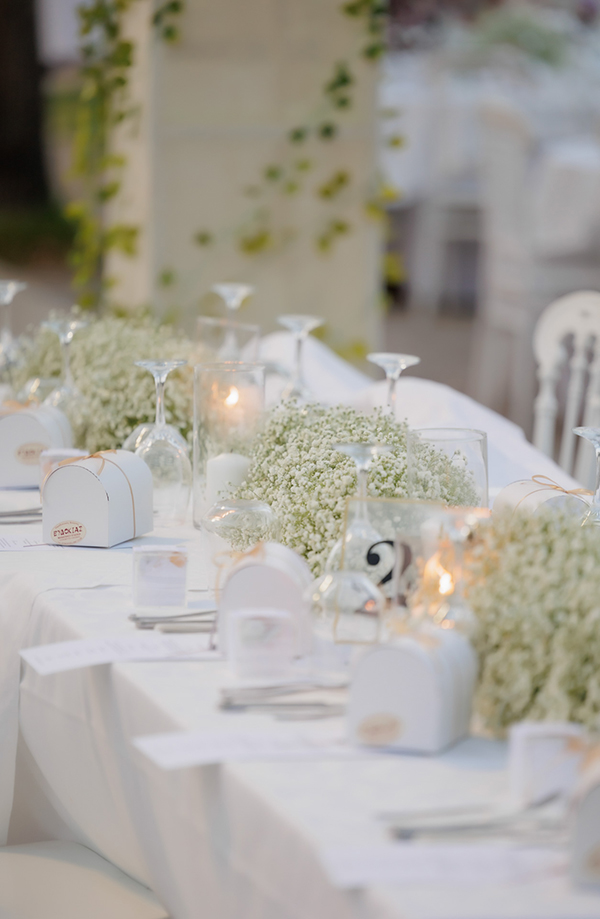 Ρομαντικός στολισμός τραπεζιών δεξίωσης με γυψοφύλλη