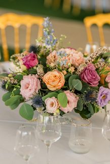 Διακόσμηση τραπεζιών δεξίωσης με ρομαντικά centerpieces