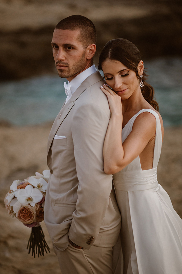 boem-summer-wedding-chania-white-hydrangeas-peach-roses_02