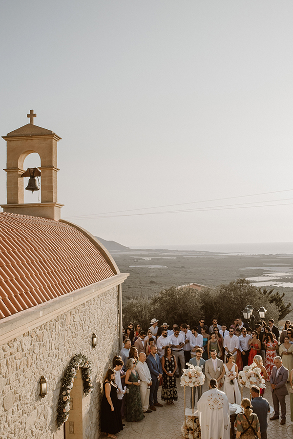 boem-summer-wedding-chania-white-hydrangeas-peach-roses_07