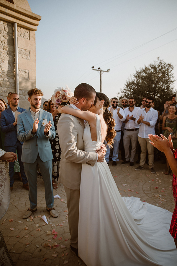 boem-summer-wedding-chania-white-hydrangeas-peach-roses_12