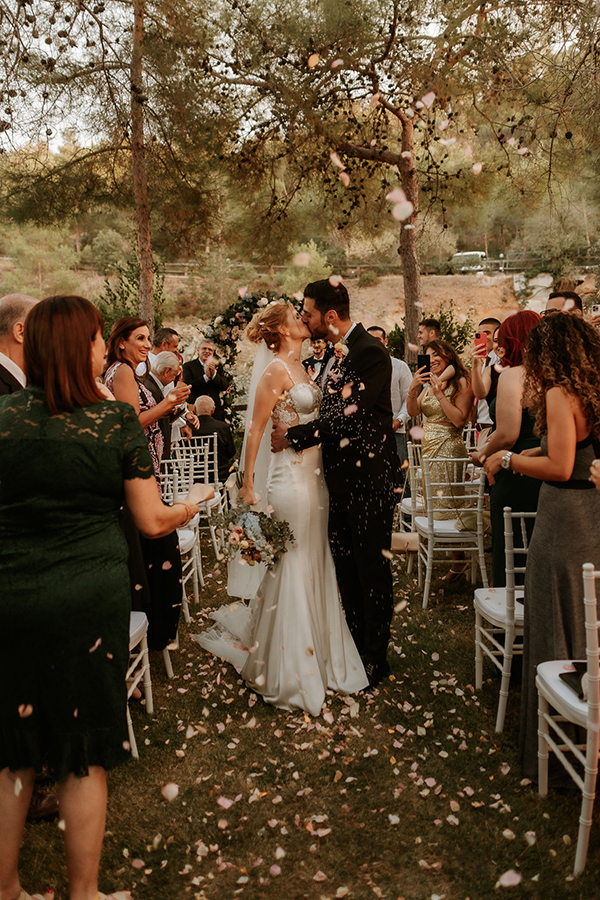 chic-wedding-nicosia-pastel-blooms_01