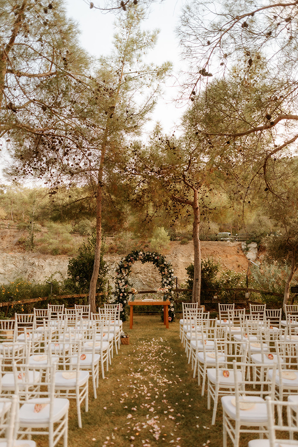 chic-wedding-nicosia-pastel-blooms_03
