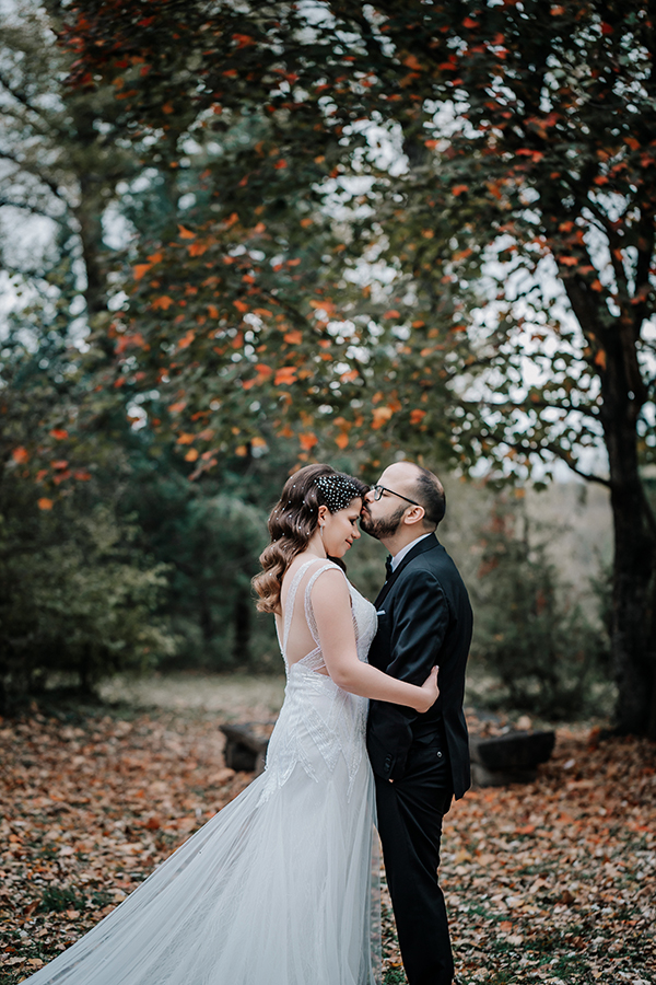 fall-wedding-kastoria-white-flowers_01