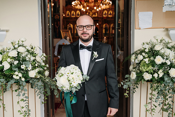 fall-wedding-kastoria-white-flowers_04