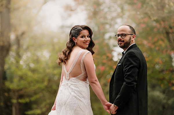 fall-wedding-kastoria-white-flowers_08
