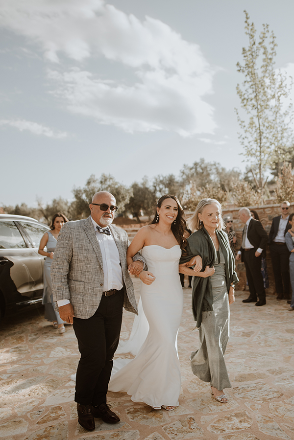 pretty-wedding-white-pale-pink-florals_07