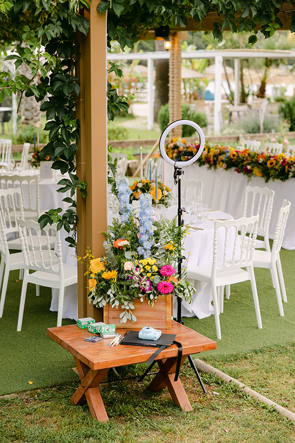 spring-wedding-kefalonia-colorful-flowers_18