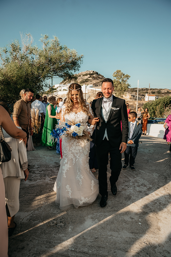 summer-wedding-blue-hydrangeas-eucalyptus_04
