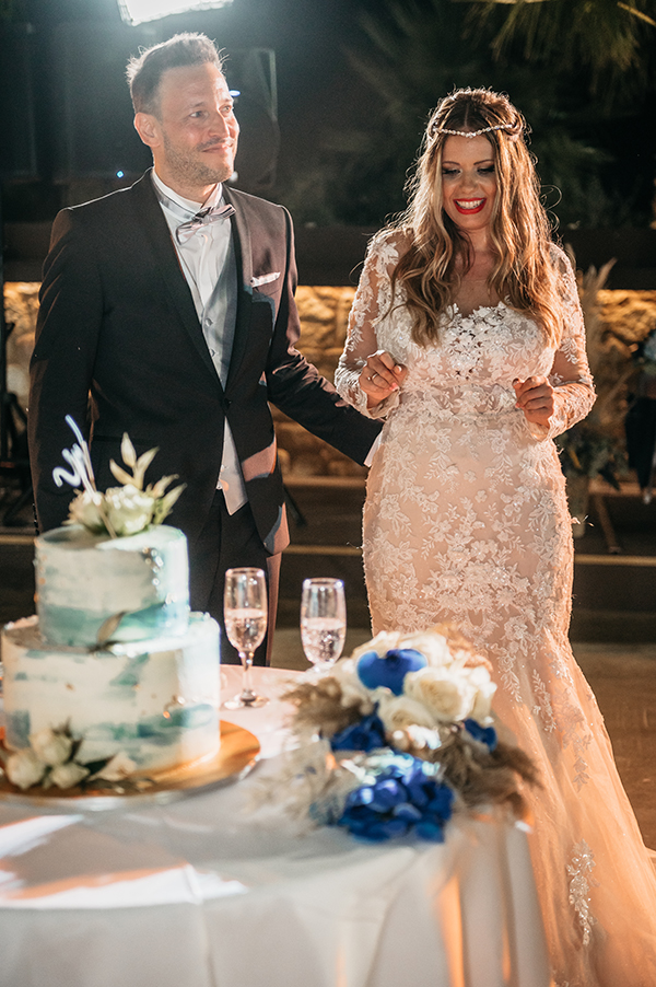 summer-wedding-blue-hydrangeas-eucalyptus_07