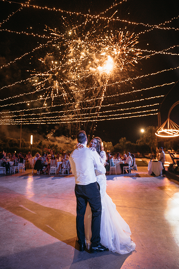 summer-wedding-blue-hydrangeas-eucalyptus_10