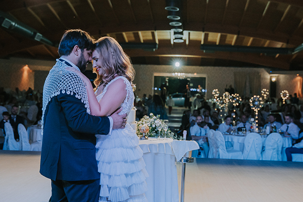 autumn-wedding-white-flowers_19