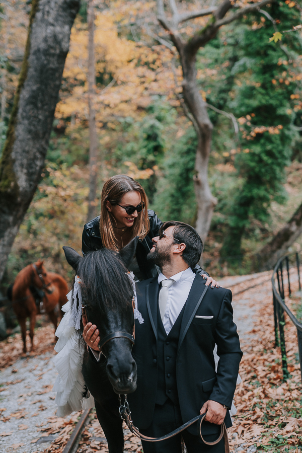 autumn-wedding-white-flowers_21