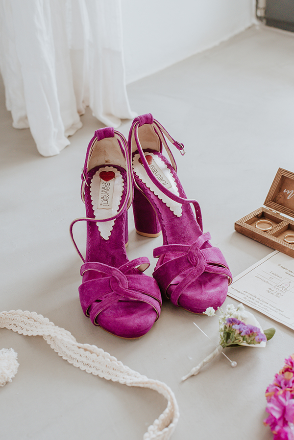 boho-chic-wedding-wild-flowers-bougainvillea_05