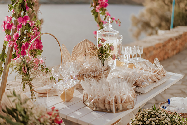 boho-chic-wedding-wild-flowers-bougainvillea_19