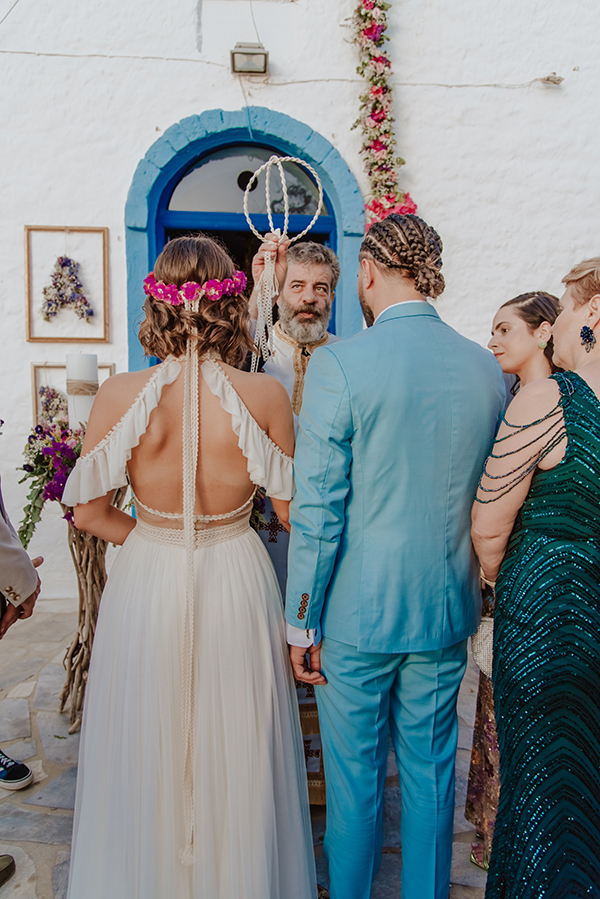 boho-chic-wedding-wild-flowers-bougainvillea_26