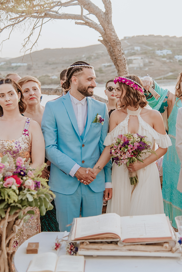 boho-chic-wedding-wild-flowers-bougainvillea_27