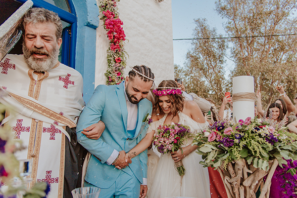 boho-chic-wedding-wild-flowers-bougainvillea_28
