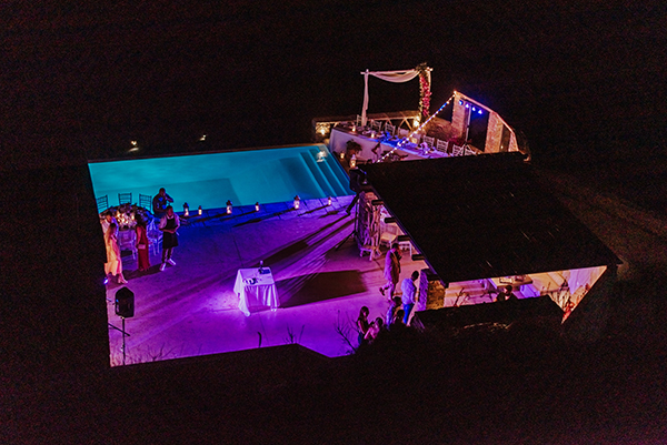 boho-chic-wedding-wild-flowers-bougainvillea_33