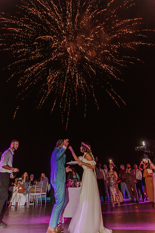 boho-chic-wedding-wild-flowers-bougainvillea_35