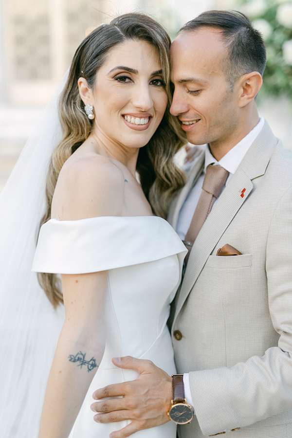 elegant-wedding-athens-all-white-florals_02