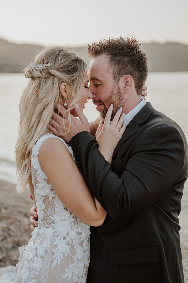 romantic-fall-weddin-halkidiki-white-flowers_02