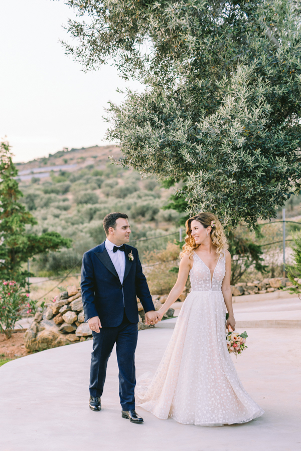 summer-wedding-in-athens-with-the-most-blissful-colors_03