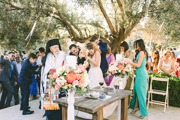summer-wedding-in-athens-with-the-most-blissful-colors_14
