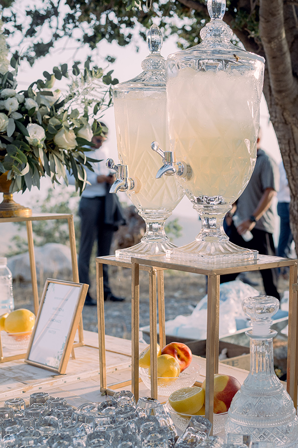 summer-wedding-mani-white-florals-olive-leaves_11