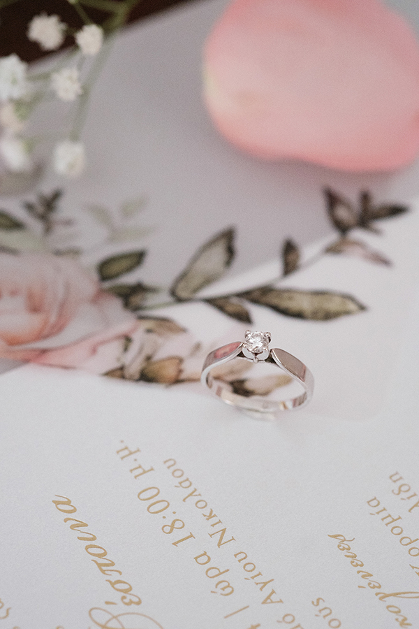 romantic-spring-wedding-beautiful-flowers-white-blush-pink-hues_03