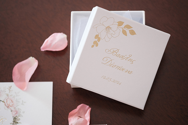 romantic-spring-wedding-beautiful-flowers-white-blush-pink-hues_04