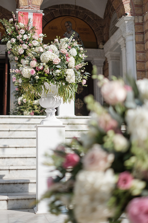 romantic-spring-wedding-beautiful-flowers-white-blush-pink-hues_06