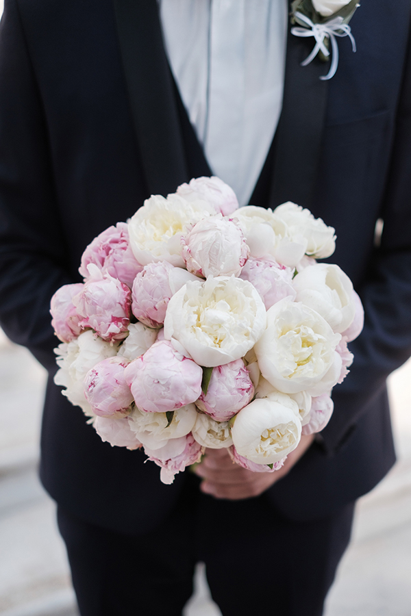 romantic-spring-wedding-beautiful-flowers-white-blush-pink-hues_08
