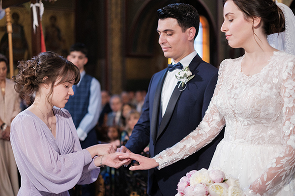 romantic-spring-wedding-beautiful-flowers-white-blush-pink-hues_12