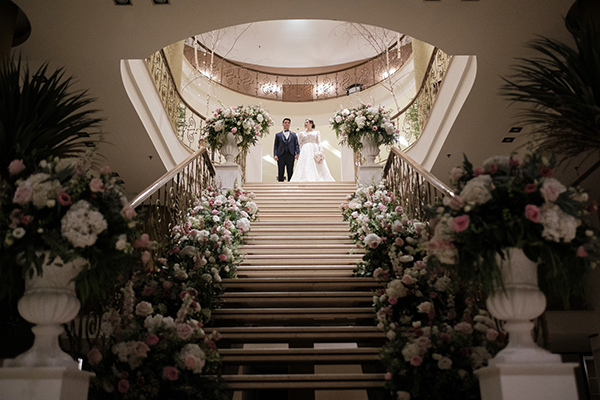 romantic-spring-wedding-beautiful-flowers-white-blush-pink-hues_17