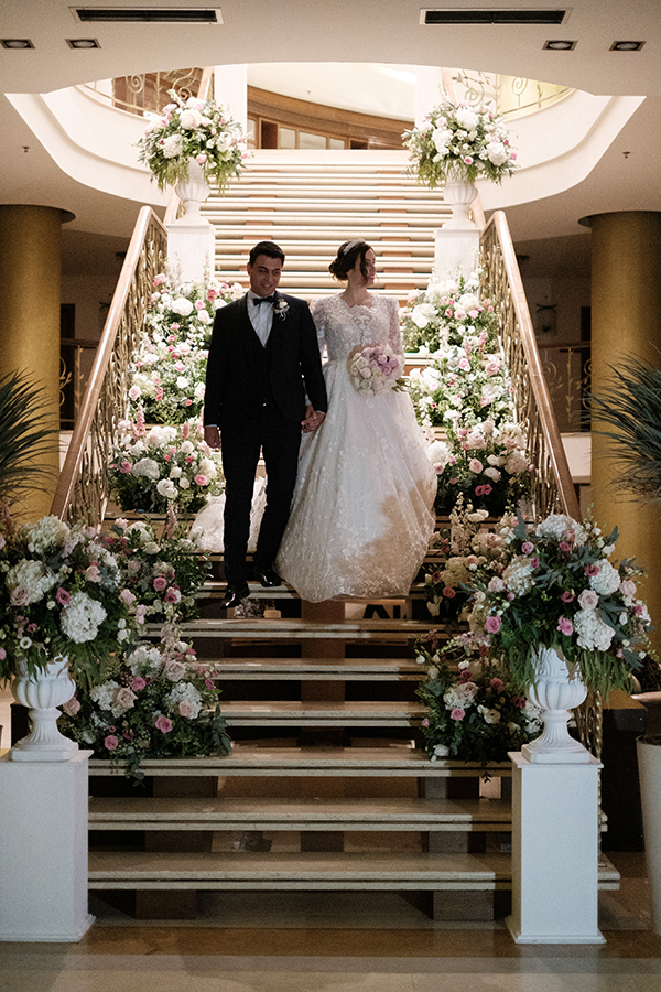 romantic-spring-wedding-beautiful-flowers-white-blush-pink-hues_18