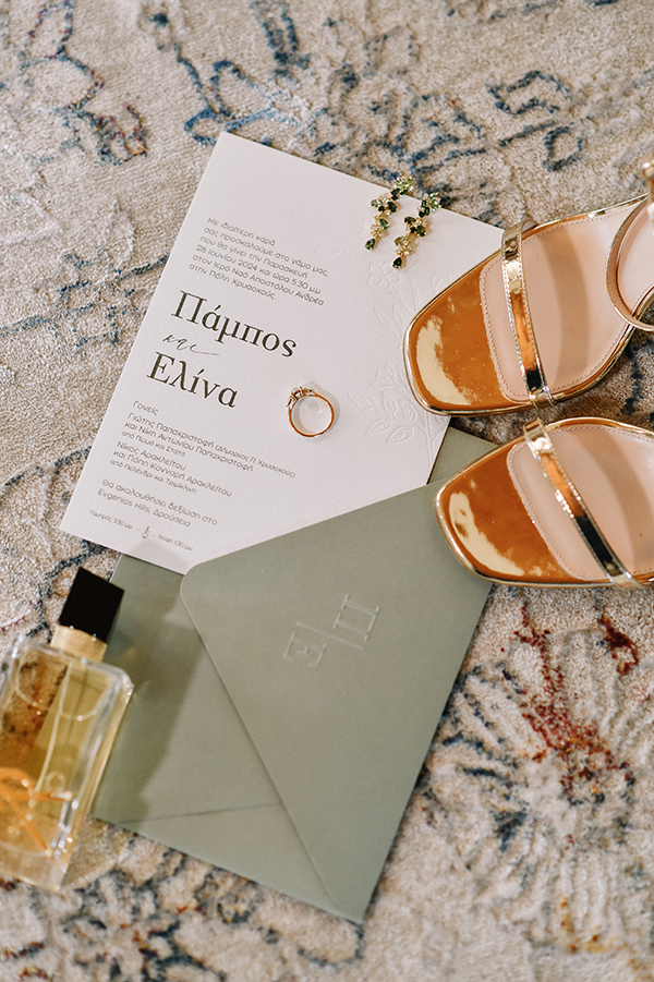 romantic-summer-wedding-roses-wild-flowers_04