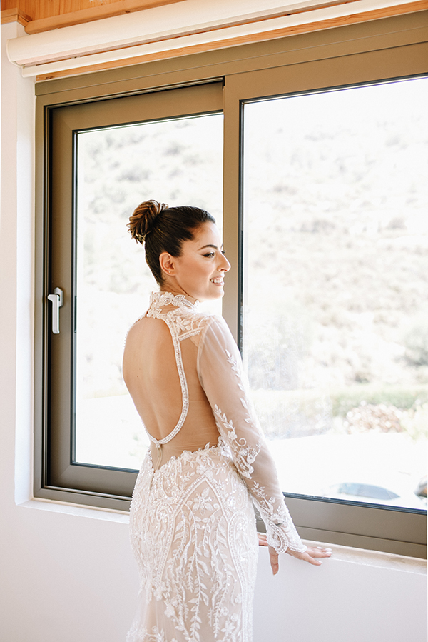 romantic-summer-wedding-roses-wild-flowers_06