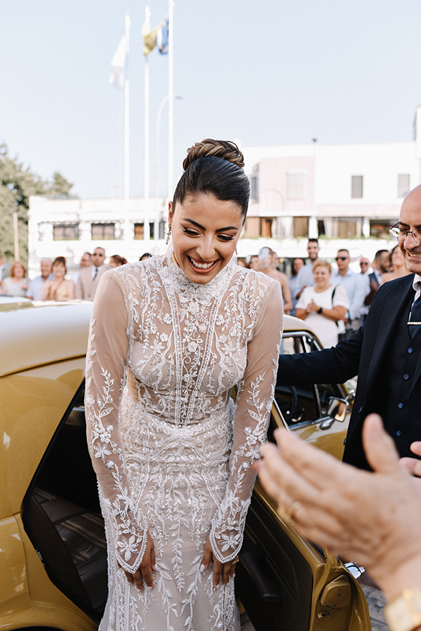 romantic-summer-wedding-roses-wild-flowers_10