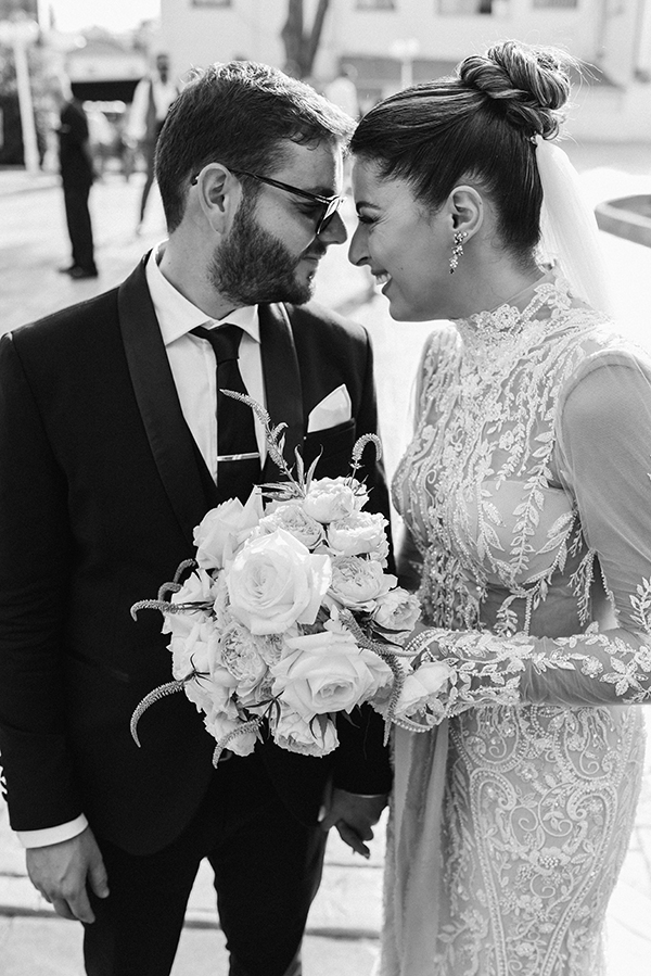 romantic-summer-wedding-roses-wild-flowers_12