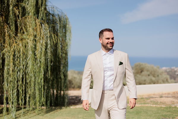 rustic-chic-wedding-rethymno-all-white-florals_10