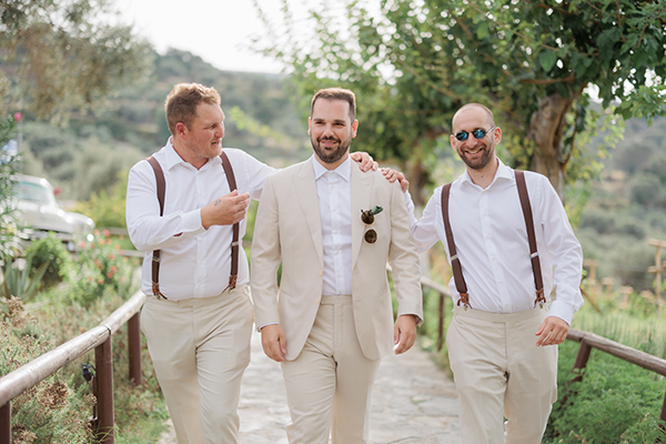 rustic-chic-wedding-rethymno-all-white-florals_20