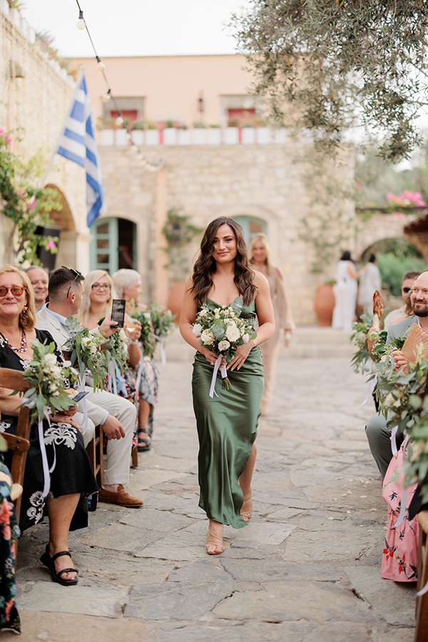 rustic-chic-wedding-rethymno-all-white-florals_23