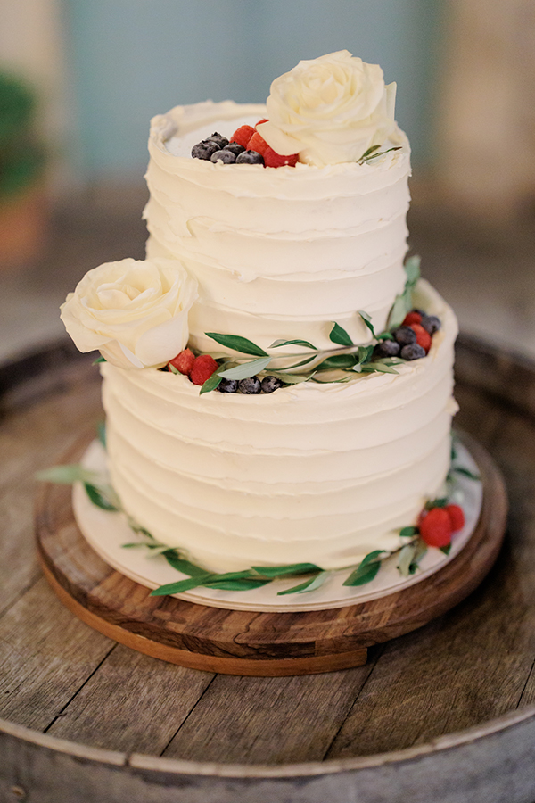 rustic-chic-wedding-rethymno-all-white-florals_42